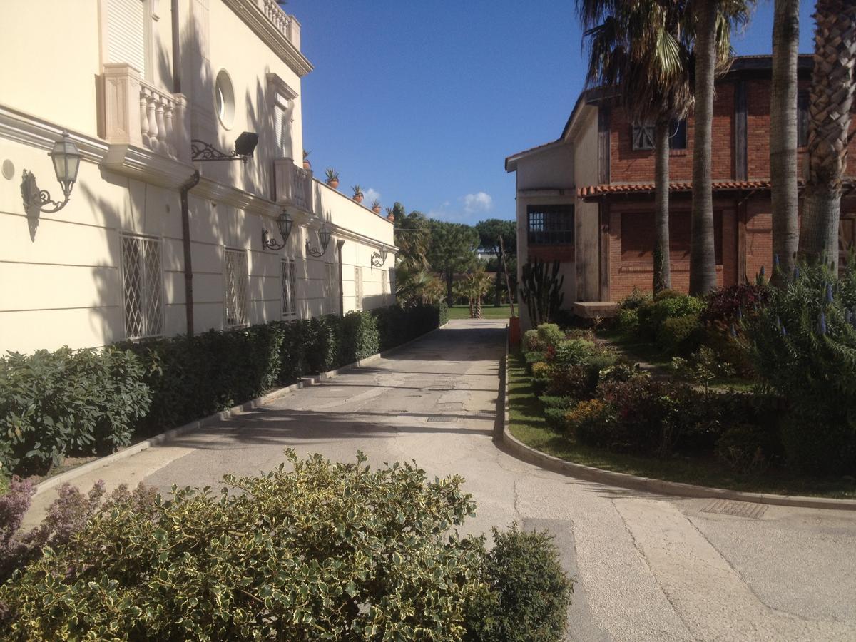 Al Boschetto Hotel กัสเตลโวลตูร์โน ภายนอก รูปภาพ